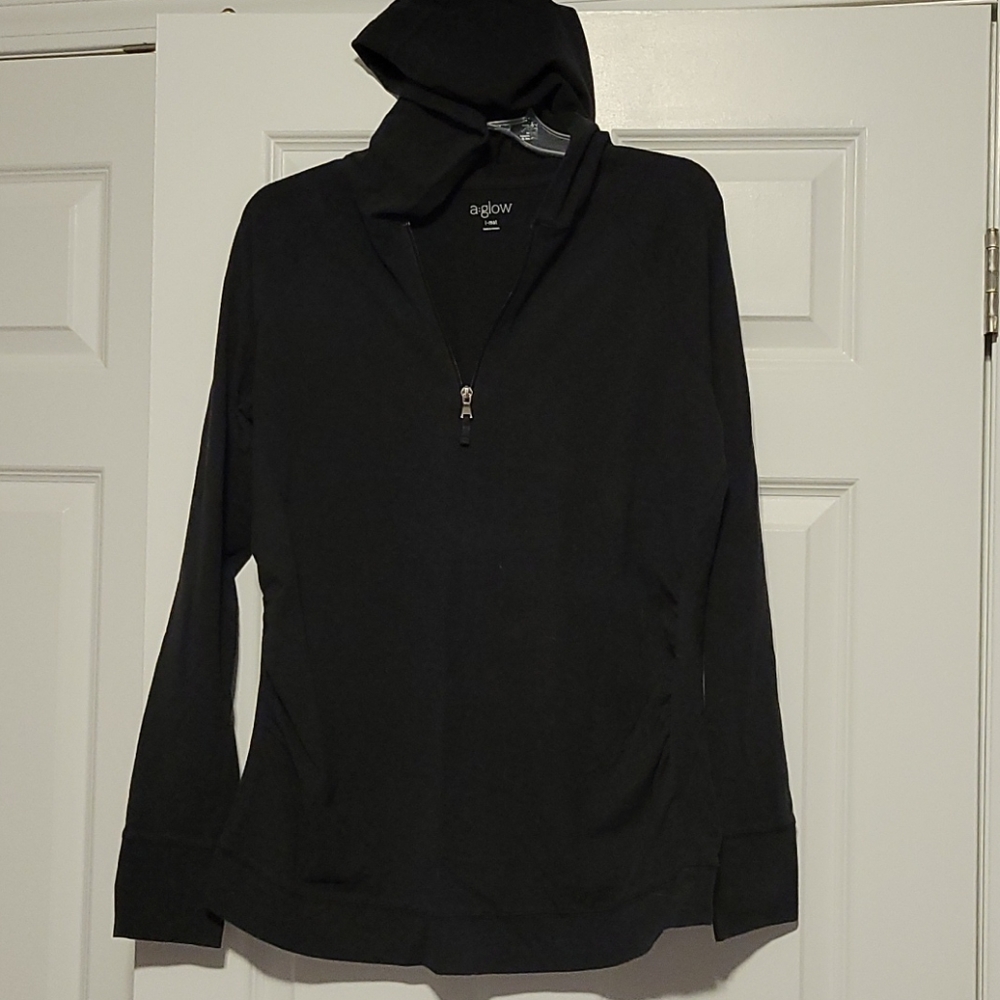 A glow quarter zip black maternity pullover size L